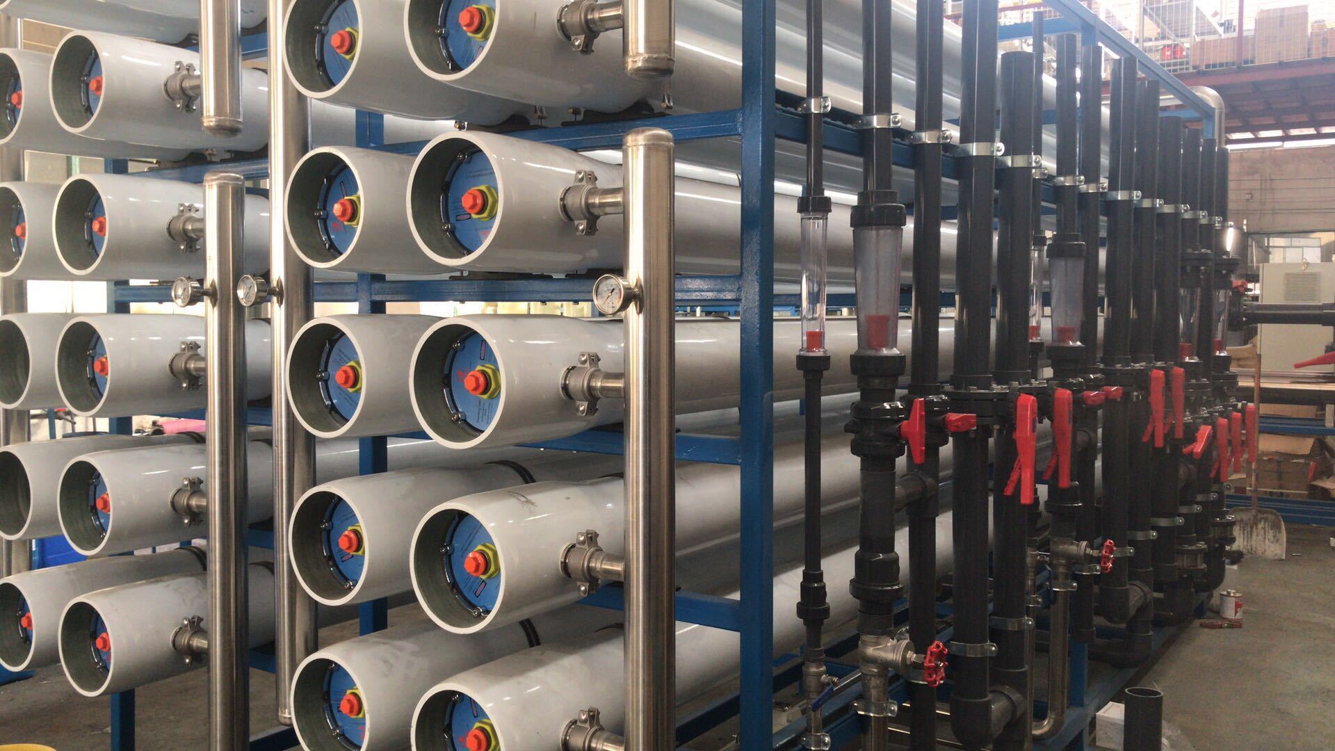 如何清洗反渗透设备里面的污染物？