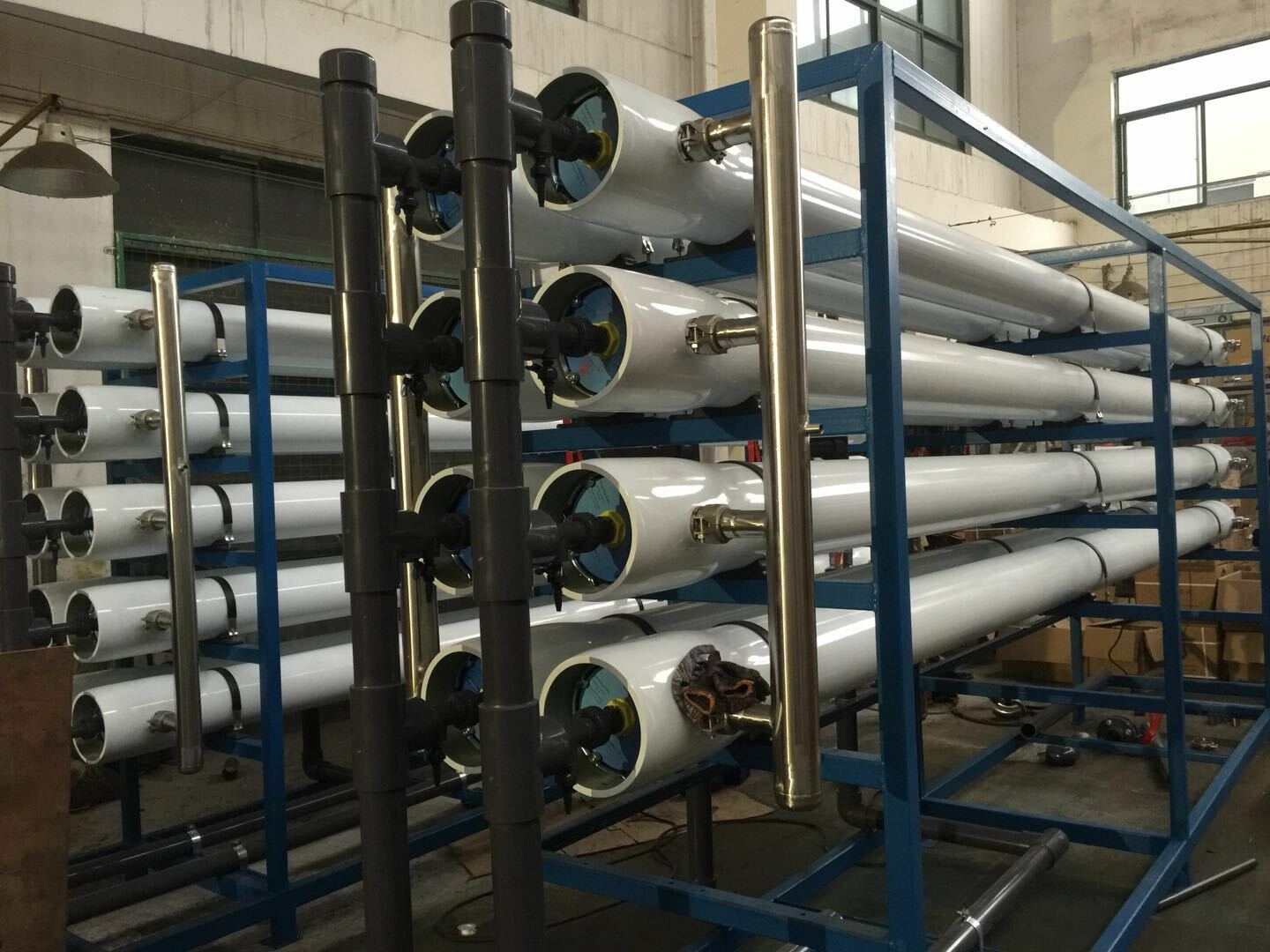 如何清洗反渗透设备里面的污染杂物？